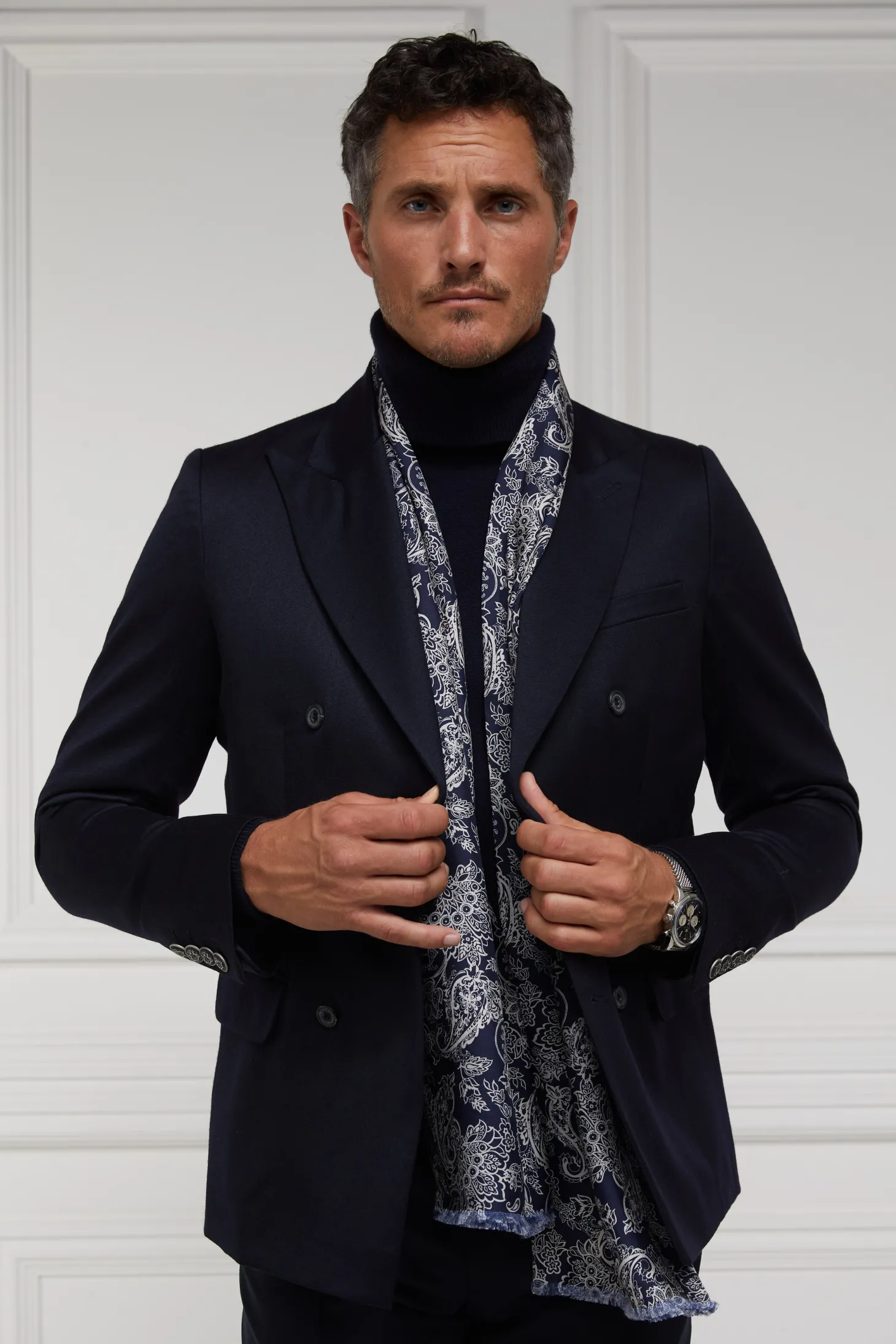 Holland Cooper Scarves | Scarves | Men's Silk Scarf (Ink Navy Cream Paisley)